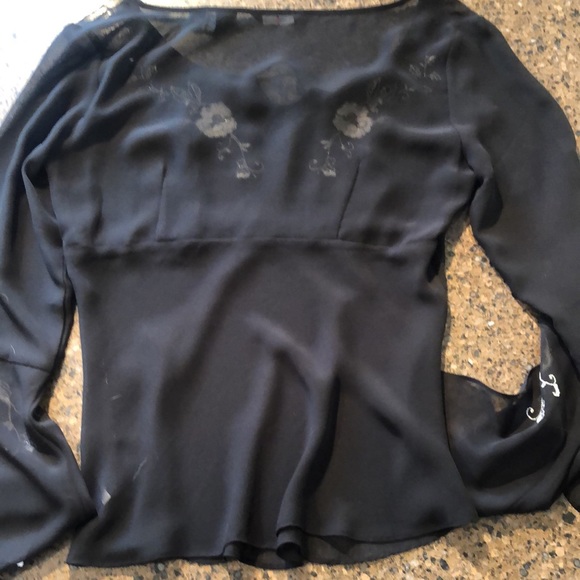 EUC Sheer bell-sleeved top from NY&C - Picture 5 of 5